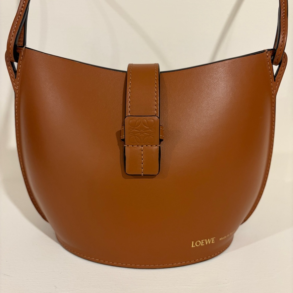 Loewe Leather Molded Bucket Bag - Picture 4 of 15